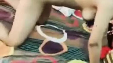 Desi XXX wife spreads legs to show off pussy in hot nude MMS video