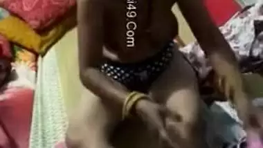 Guy forgets about porn as soon as Indian starts putting on clothes