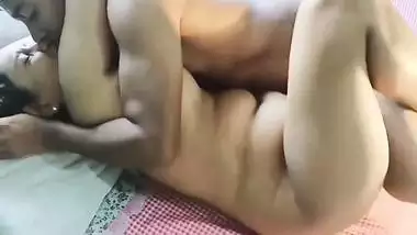 Cuckold hubby shares his Deso wife with friend and makes XXX video