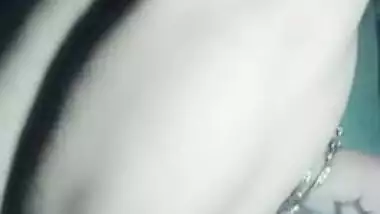 Amateur video of teen Indian in pink bra who masturbates pussy in room