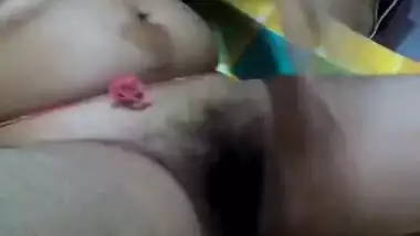 Horny desi bhabhi return and fingering pussy