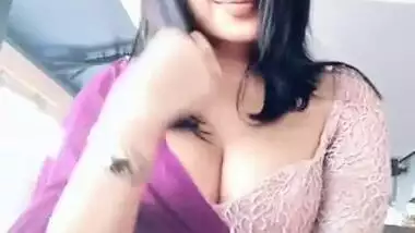 Desi cute bhabi sexy boobs 2