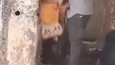 Voyeur records Desi hottie sucking boyfriend's XXX dick outdoors