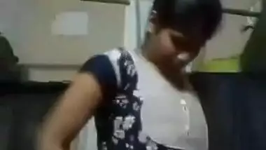 Big Booby Indian Gf Nude clip
