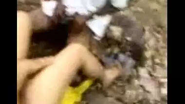 Tamil outdoor sex video of mature village bhabhi fucked by neighbor