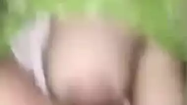 Village Desi XXX whore showing her big boobs and pussy on cam