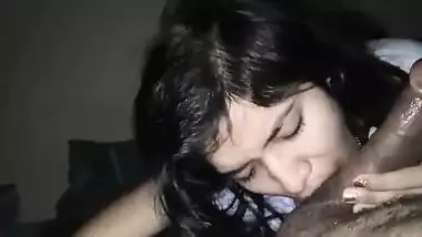 Cute Desi XXX babe gives a perfect blowjob to her cocky lover MMS