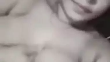 Nude Bengali girl wildly rubs and fingers her Desi XXX twat on cam