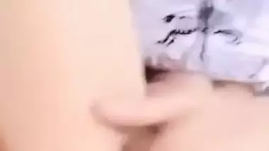 Punjabi slim girl nude fingering viral hot video