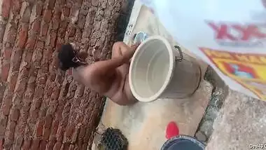 Naughty boy records how naked Desi neighbor washes XXX body outdoors