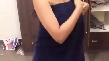 Desi girl dance