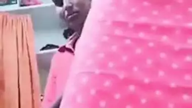 Desi woman shows up in the nude on sex camera and puts wear on XXX body