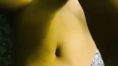 Lover records his GF’s blowjob MMS and fingers her pussy