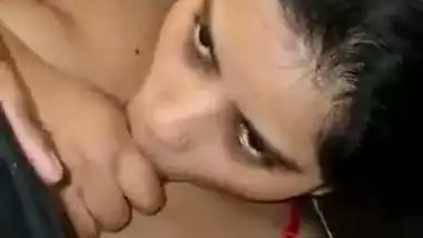 Sexy, big boob GF gives an Indian blowjob in bed