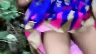 Lonely Desi woman looks ready for porn and a stranger starts filming her