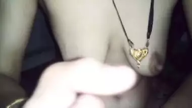 Koi Nhi Tha Ghar Par Akeli Mom Ko Dekh Betey Ne Help Mangi Aur Fir Fayda Uthaya