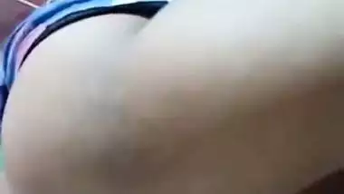 Young girl hairy pussy fingering in standing state