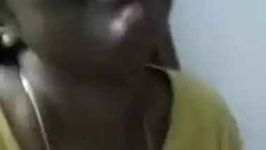 Fast sex clip in which Indian wife is to show XXX tits on cam