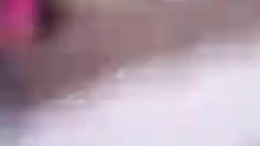 During video call Desi chick proves BF she lies naked in XXX bed