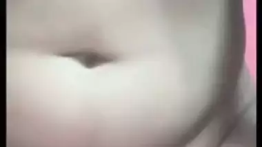 Desi girl in solo XXX show for men who pay to watch this MMS video