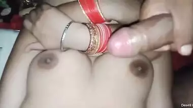 Happy boyfriend XXX jerks off to nude tits of Desi chick and cums