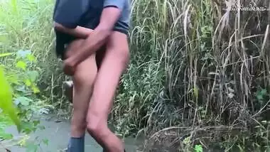 Big Ass Girlfriend Fucked In The Bushes By Horny Lover