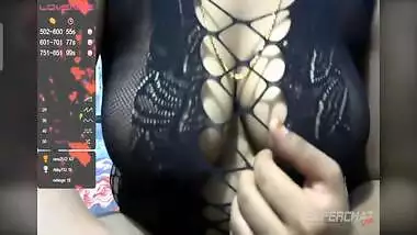 Indian Bhabhi And Live Cam - Horny Desi Bbw Bhabhi Playing With Her Big Round Tits On