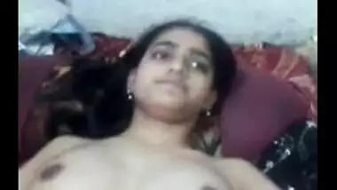 Desi sex videos of an amateur girl letting her uncle enjoy her sexy figure