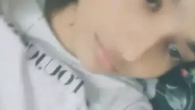 Cute girlfriend exposing nude big boobs viral selfie