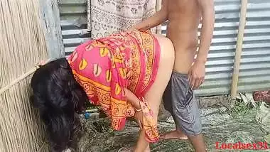 Bengali bhabi in red saree blows Desi hubby and has XXX sex outdoors