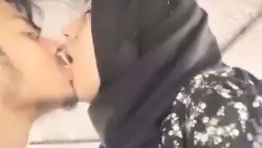 Hijab Bengali boob sucking by lover in outdoor sex