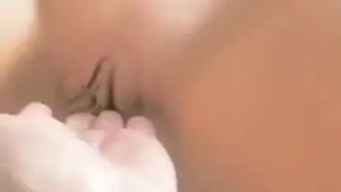 Desi girl pussy fingering her bf