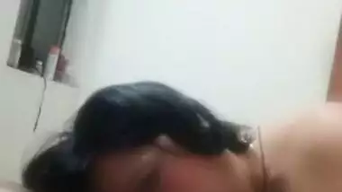 Newly-married Desi couple blowjob sex MMS