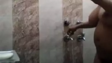 Desi girl satisfies BF's sex dreams by recording XXX relax in shower