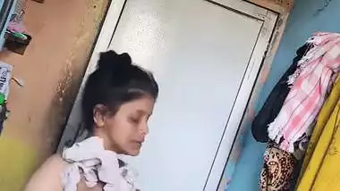 Perverted neighbor records a desi milf bathing in her bathroom