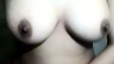 Cute Bengali YouTuber nude boobs and pussy expose