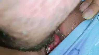 Xxx Desi hijastra Colegia se deja atrapar que rico coño es tan lindo