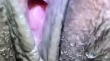 Indian female needs her boyfriend to film close-up porn of her cherry