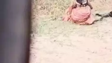 MILF in yellow joins peeing Desi aunty in XXX video to keep on moving