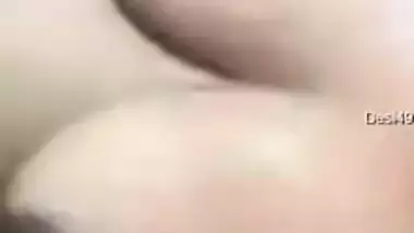 Bitch washes her chubby Desi body revealing all XXX nudity for cam