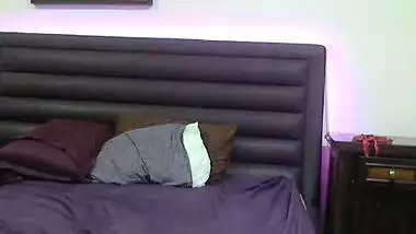 NRI Indian Woman on Webcam 2 - More Videos on bangingtube.easyxtubes.com