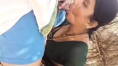 Indian woman with bindi turns out to be a cheating XXX whore
