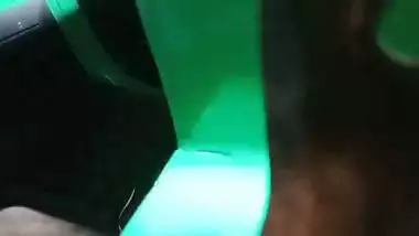 Local lovers from Srilanka fucking inside auto rickshaw