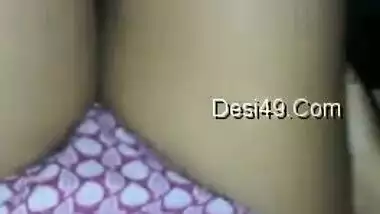 Indian chick records video for BF in which she acts like porn diva
