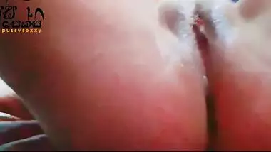 Desi cute girl fucking pussy vegetable