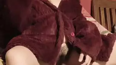 Maroon woolen overcoat viral Indian girl nude pussy