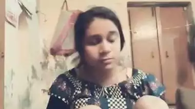 Cute Indian Dehati girl showing tits and playing with pussy on XXX cam