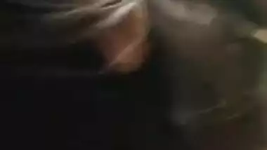 Kinky video of sexy Desi slut giving a XXX blowjob to the guy close-up