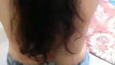 Gives a desi blowjob to her uncle for a dress