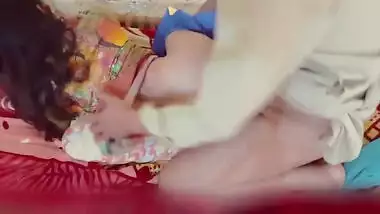 Indian lady fucked by her lover in park. Desi mms hd XXX sex video